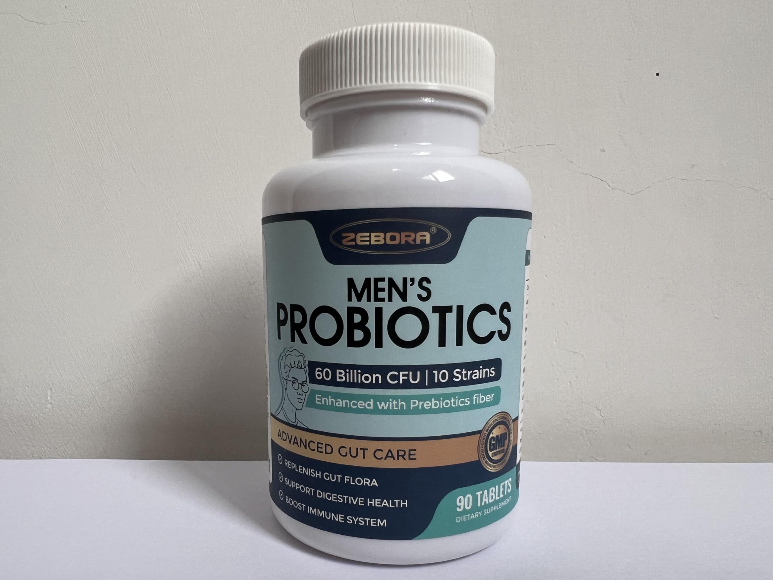 ZEBORA producto sobre toalla de gimnasio representando apoyo a hombres activos