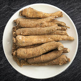 Zen Ginseng primer plano de raíz gruesa mostrando textura y pureza