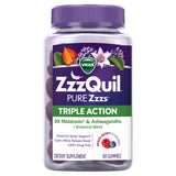 ZzzQuil gominolas junto a maleta destacando uso en viajes